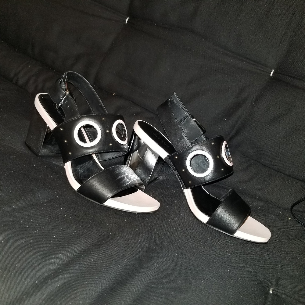 Calvin Klein cute sandal with circular design